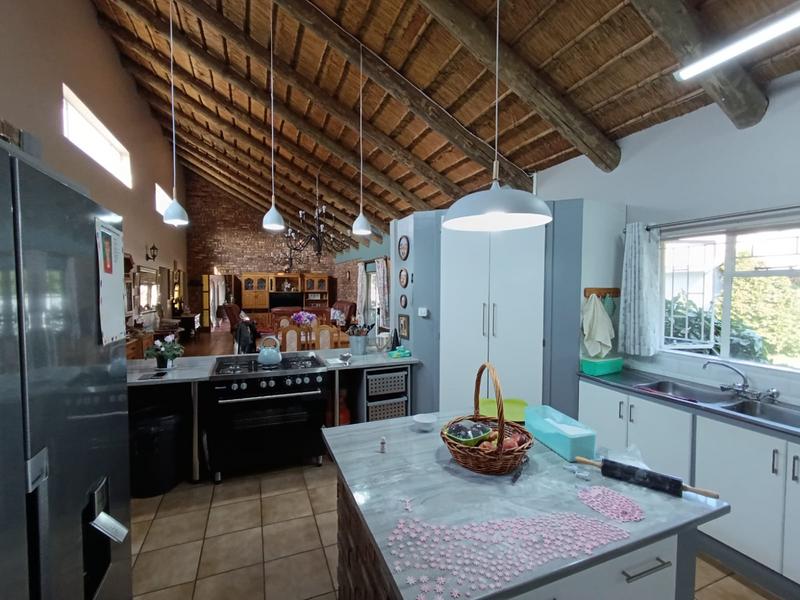 4 Bedroom Property for Sale in Middelburg Eastern Cape